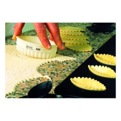 Emporte Pièce - Découpoir Pâtisserie*MATFER Emporte Pièce Ovale Cannelé 4 x 2,3 cm Exoglass
