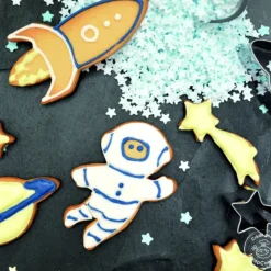 Emporte Pièce - Découpoir Pâtisserie*SCRAPCOOKING Lot de 4 emporte-pièces inox thème espace