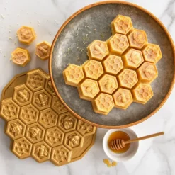 Moule Anti-adhésif|Moules À Gâteaux*NORDIC WARE Moule à Gâteau Nid d'Abeilles Toffee