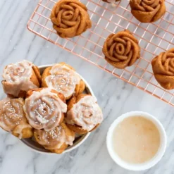 Moule Anti-adhésif|Moules À Gâteaux*NORDIC WARE Moule à Gâteaux Roses (x6) Toffee