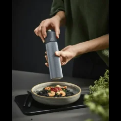 Moulin*PEUGEOT Moulin à Poivre Line 22 cm Carbone